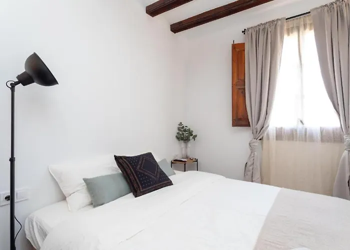 Sunshine Portside Gothic